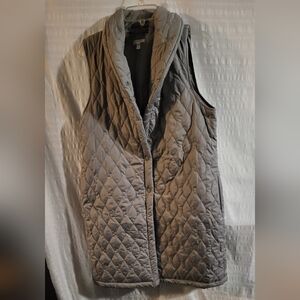 NWOT Long vest  quilted  Maurice's Size Medium.  2 pockets.  Light gray